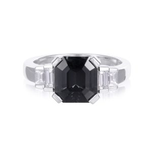 18ct White Gold 3.19ct Square Emerald Cut Black Spinel with Baguette Diamond Shoulders. TDW 0.40ct